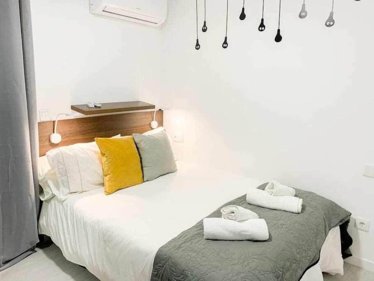 Apartment In Alicante Downtown/El Postiguet Beach Bagian luar foto