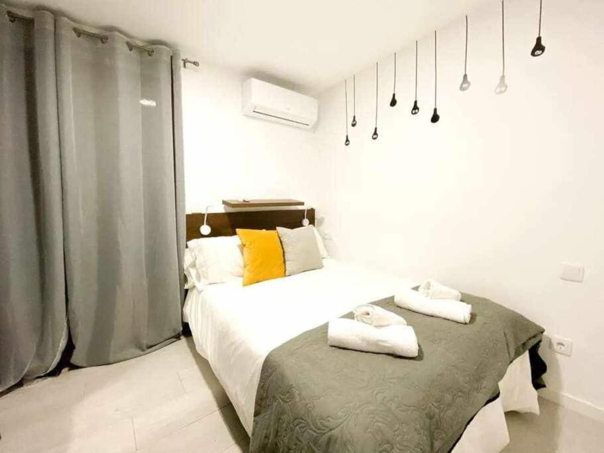 Apartment In Alicante Downtown/El Postiguet Beach Bagian luar foto
