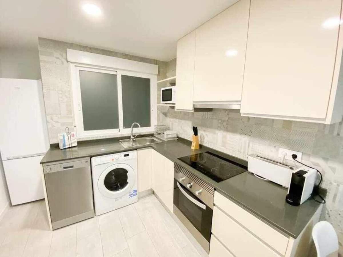 Apartment In Alicante Downtown/El Postiguet Beach Bagian luar foto